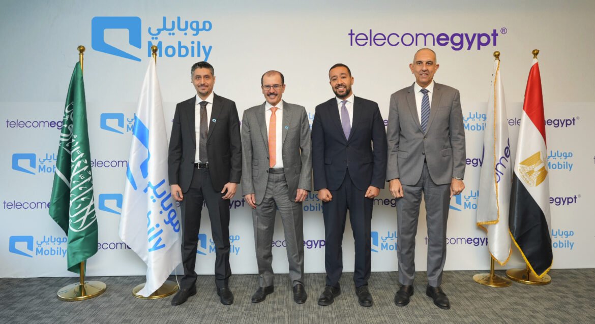 «موبايلي» تتعاون مع «المصرية للاتصالات» «موبايلي» تتعاون مع «المصرية للاتصالات»
