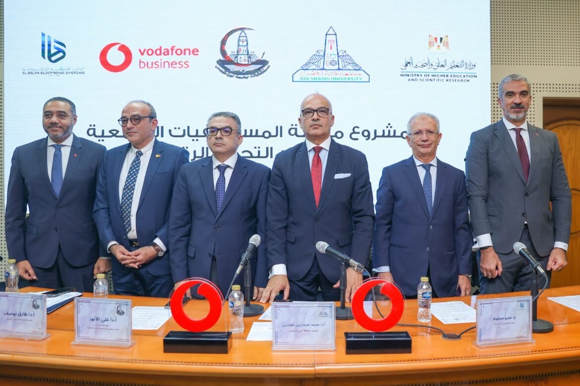 فودافون بيزنس ومستشفيات جامعة عين شمس تنظمان جولة تفقدية لمستشفيات الجامعة